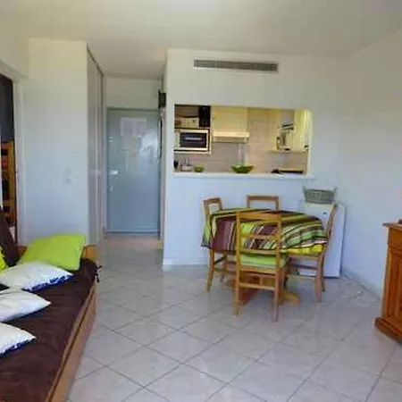 2/3 Pieces Avec Piscine, Tennis Et Parking Prive, Proche Commerces - Fr-1-782-43 *
